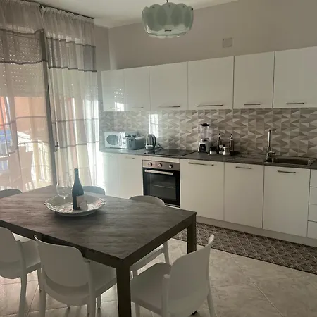 House Ice Honey Apartment